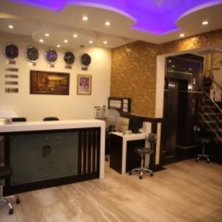 Hotel Pahwa International New Delhi Buitenkant foto