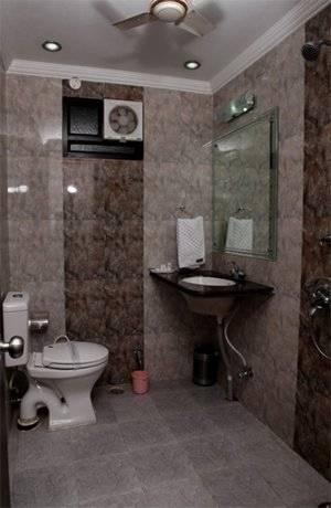 Hotel Pahwa International New Delhi Buitenkant foto